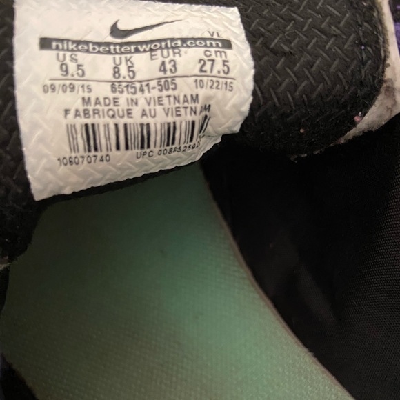 NIKE RUNNING SHOES 💚💜 - Picture 5 of 5